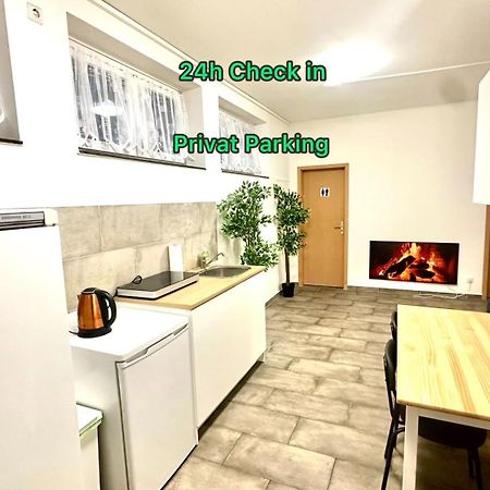 Schoene Hostel Mit Eigene Parking Netflix Youtube Norimberga Esterno foto