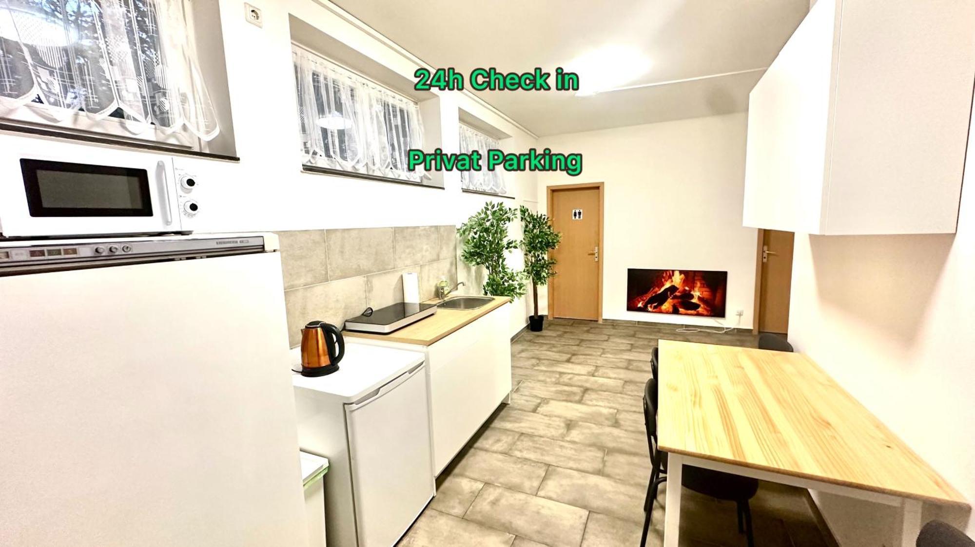 Schoene Hostel Mit Eigene Parking Netflix Youtube Norimberga Esterno foto