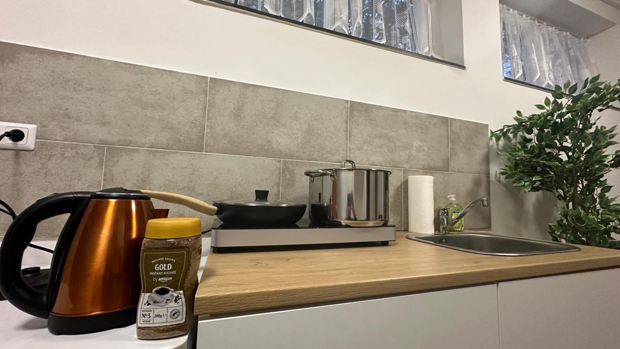 Schoene Hostel Mit Eigene Parking Netflix Youtube Norimberga Esterno foto